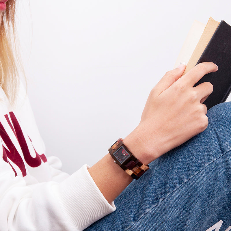 La montre en bois KI-NKO "ÉLÉGANCE BRUTE" pour Femme.